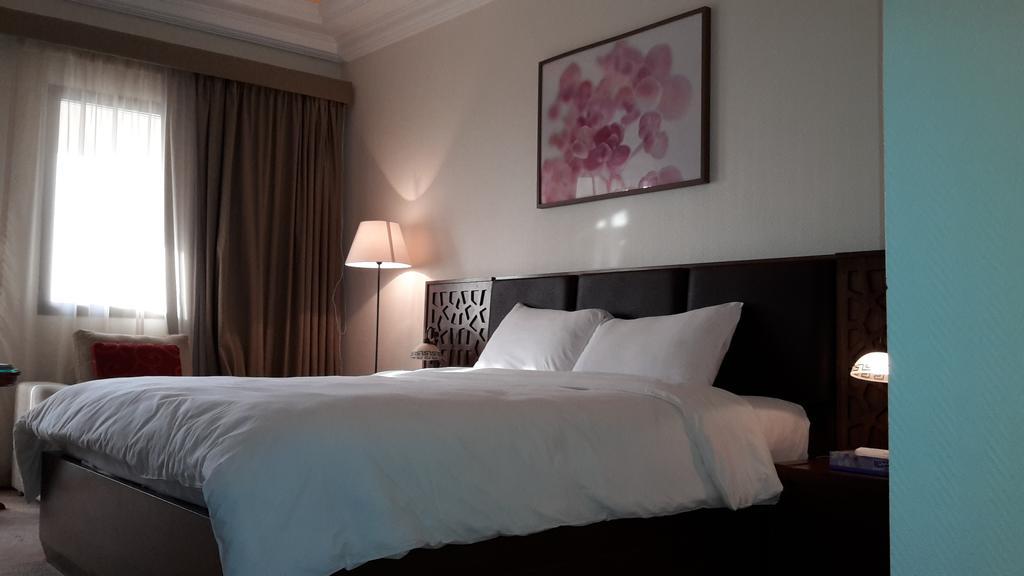 New Park Hotel Kuwait City Ruang foto