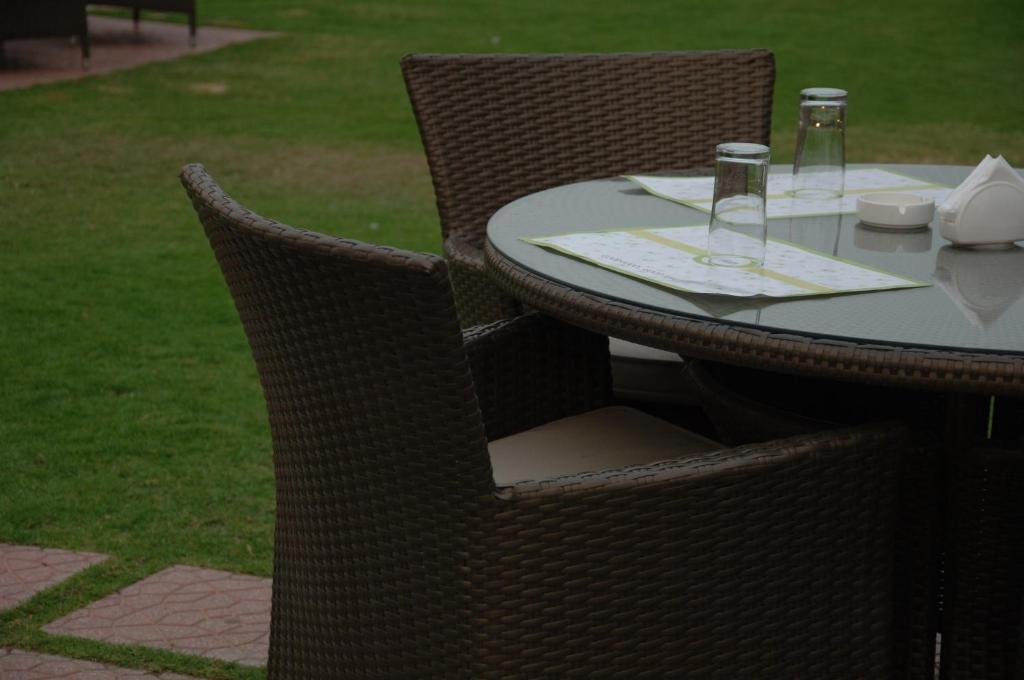 New Park Hotel Kuwait City Bagian luar foto