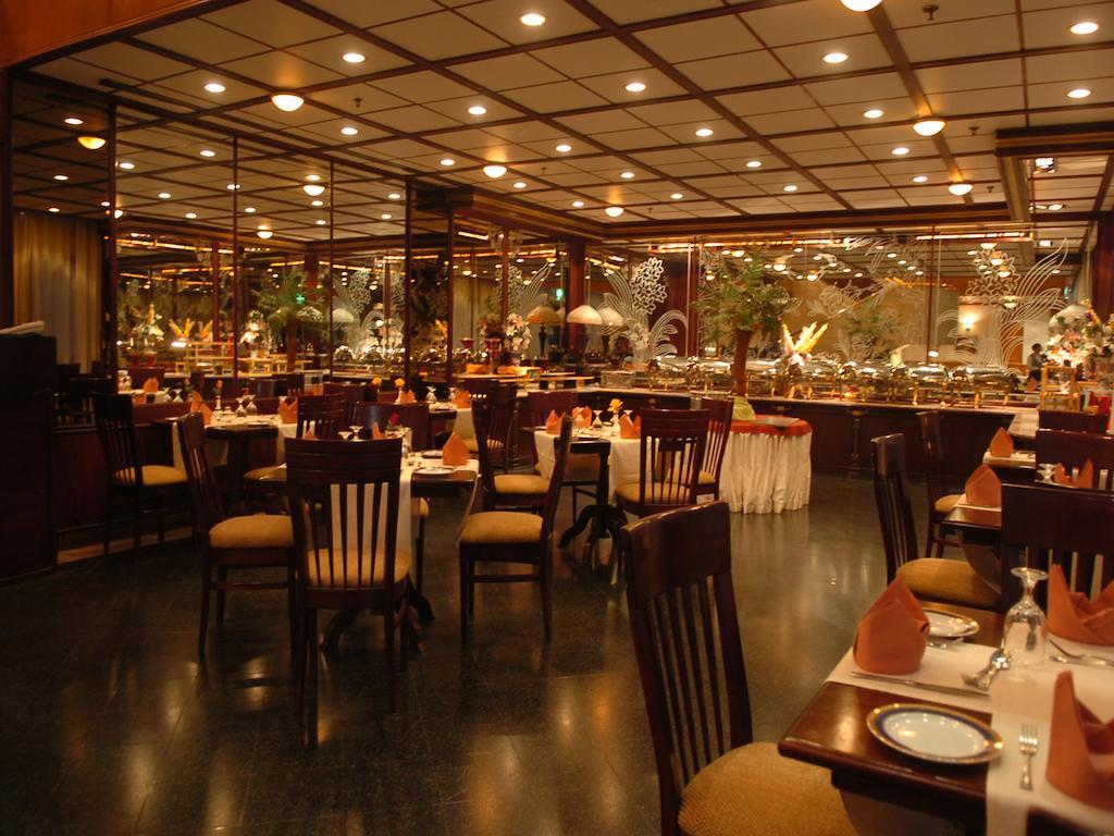 New Park Hotel Kuwait City Bagian luar foto