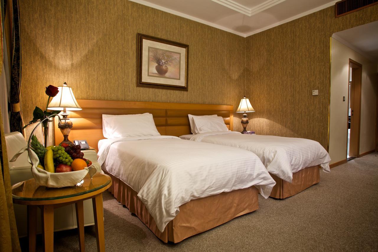 New Park Hotel Kuwait City Bagian luar foto