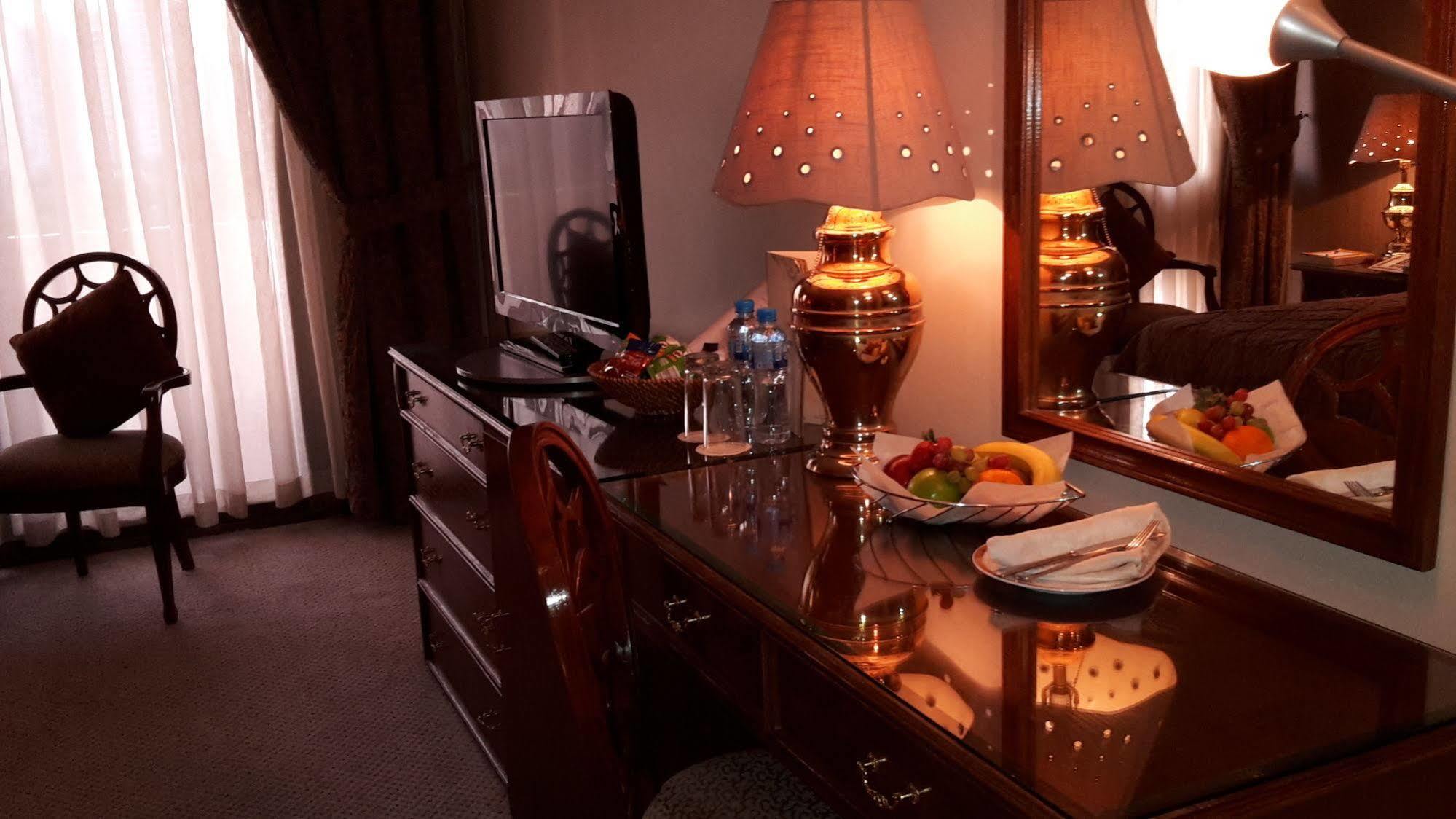 New Park Hotel Kuwait City Bagian luar foto