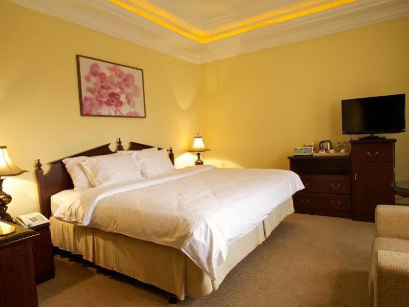New Park Hotel Kuwait City Bagian luar foto