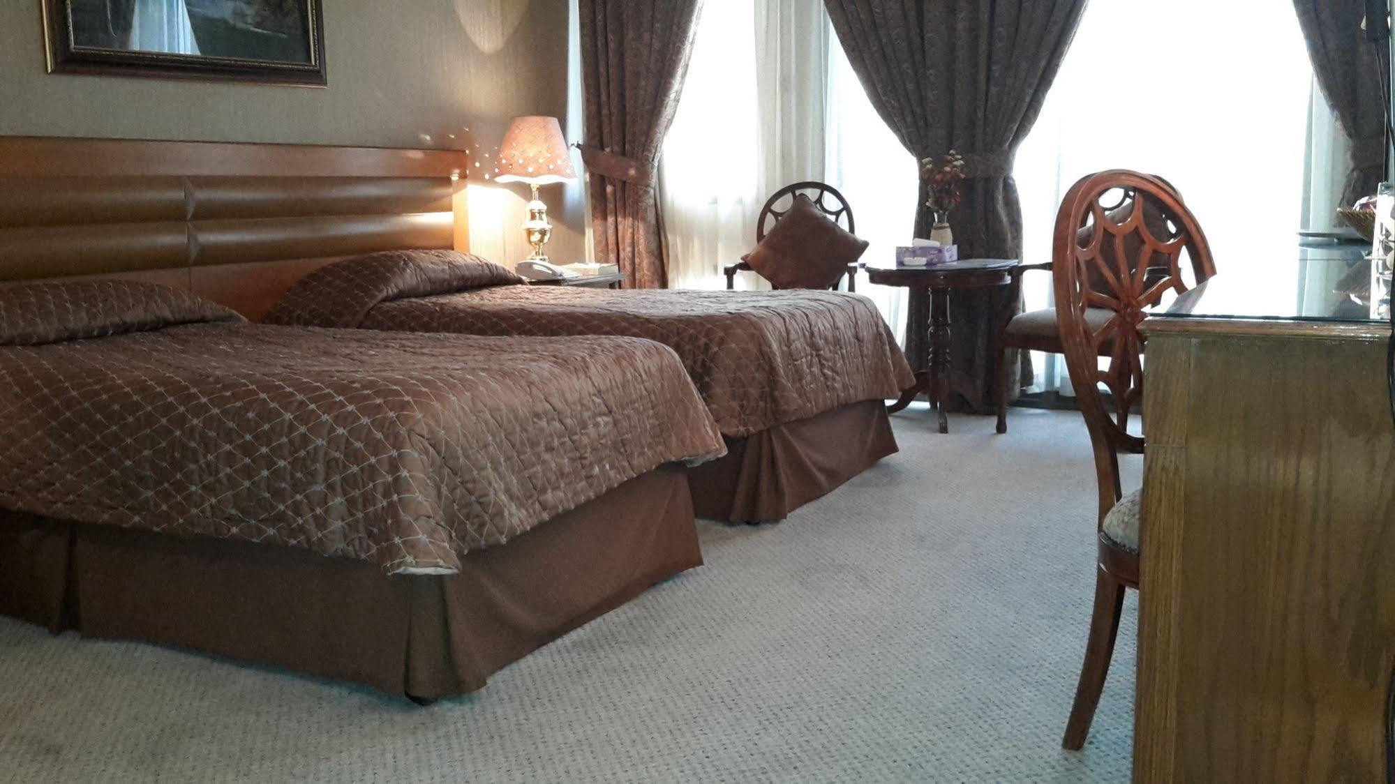 New Park Hotel Kuwait City Bagian luar foto