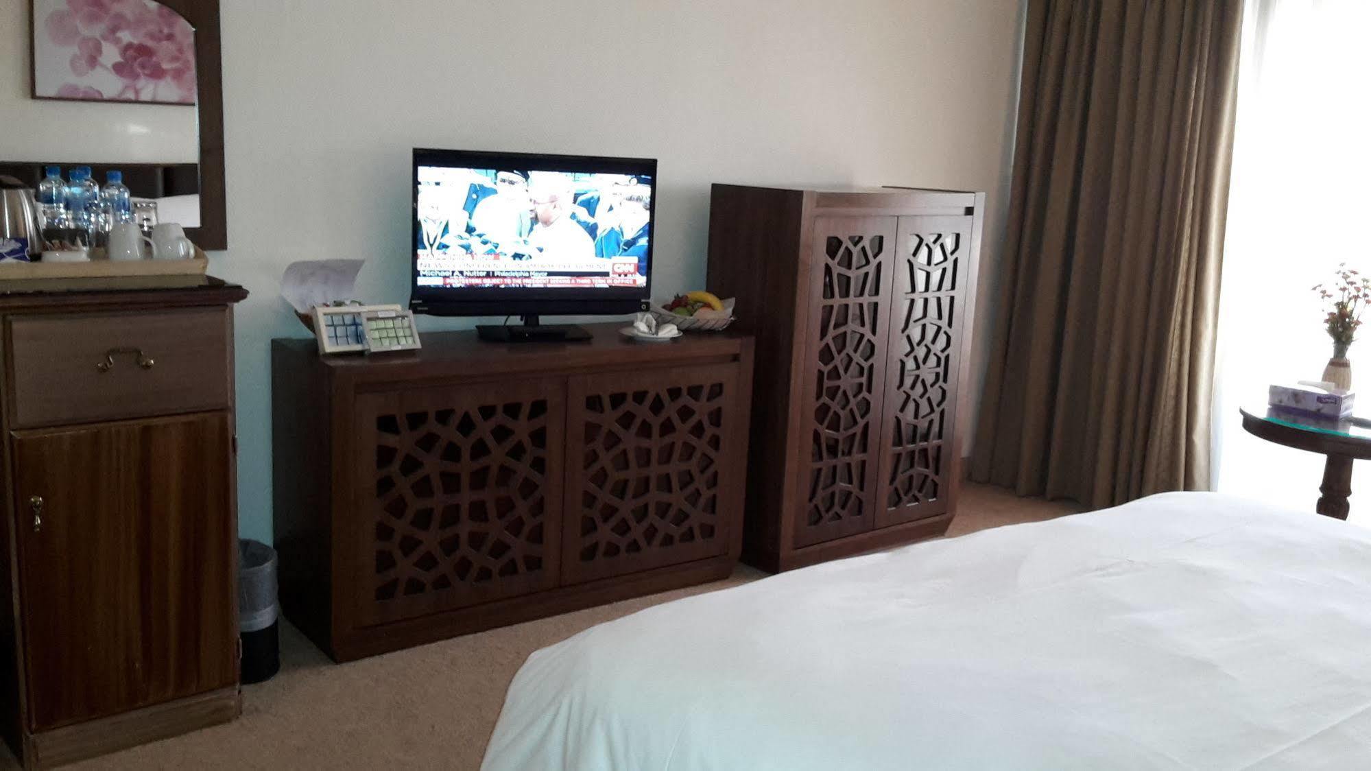 New Park Hotel Kuwait City Bagian luar foto