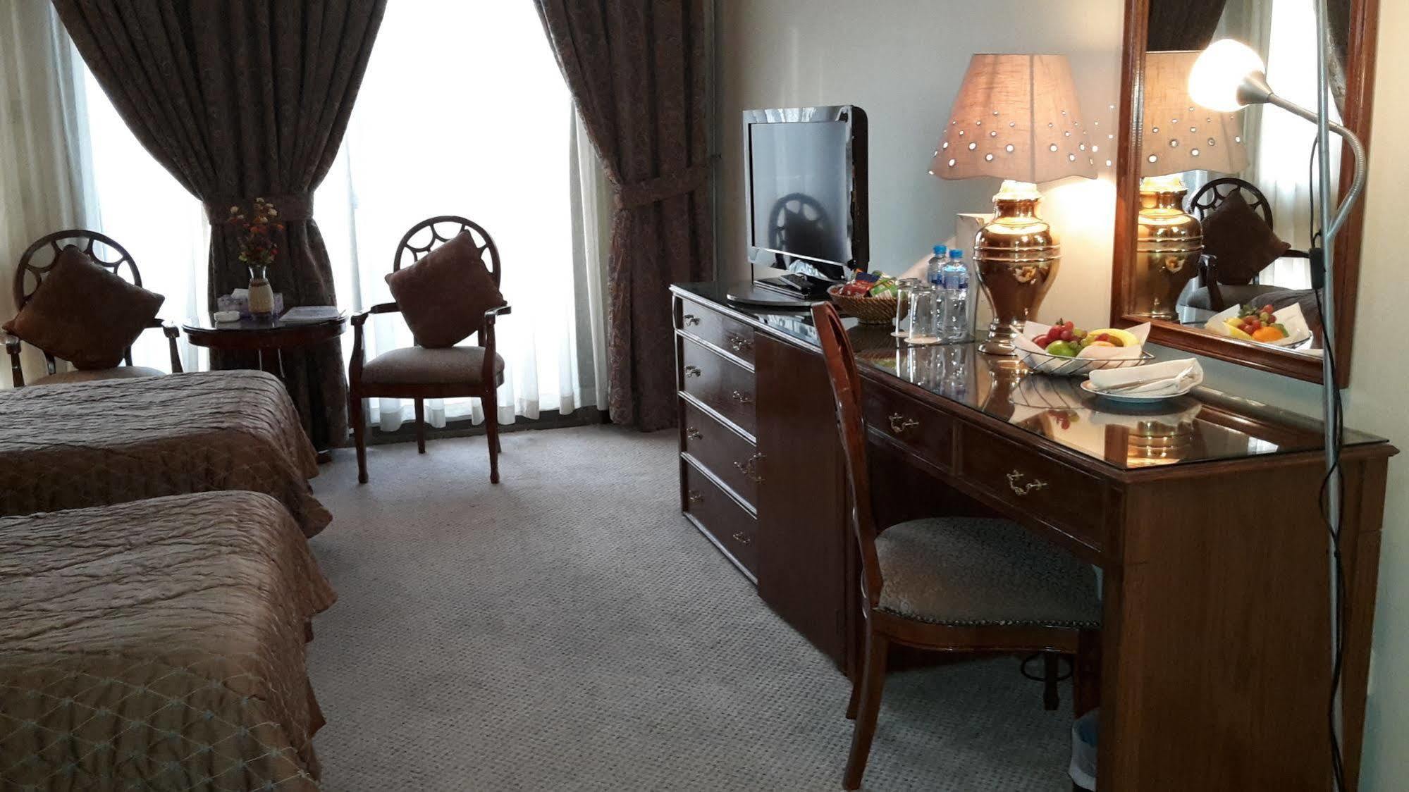 New Park Hotel Kuwait City Bagian luar foto
